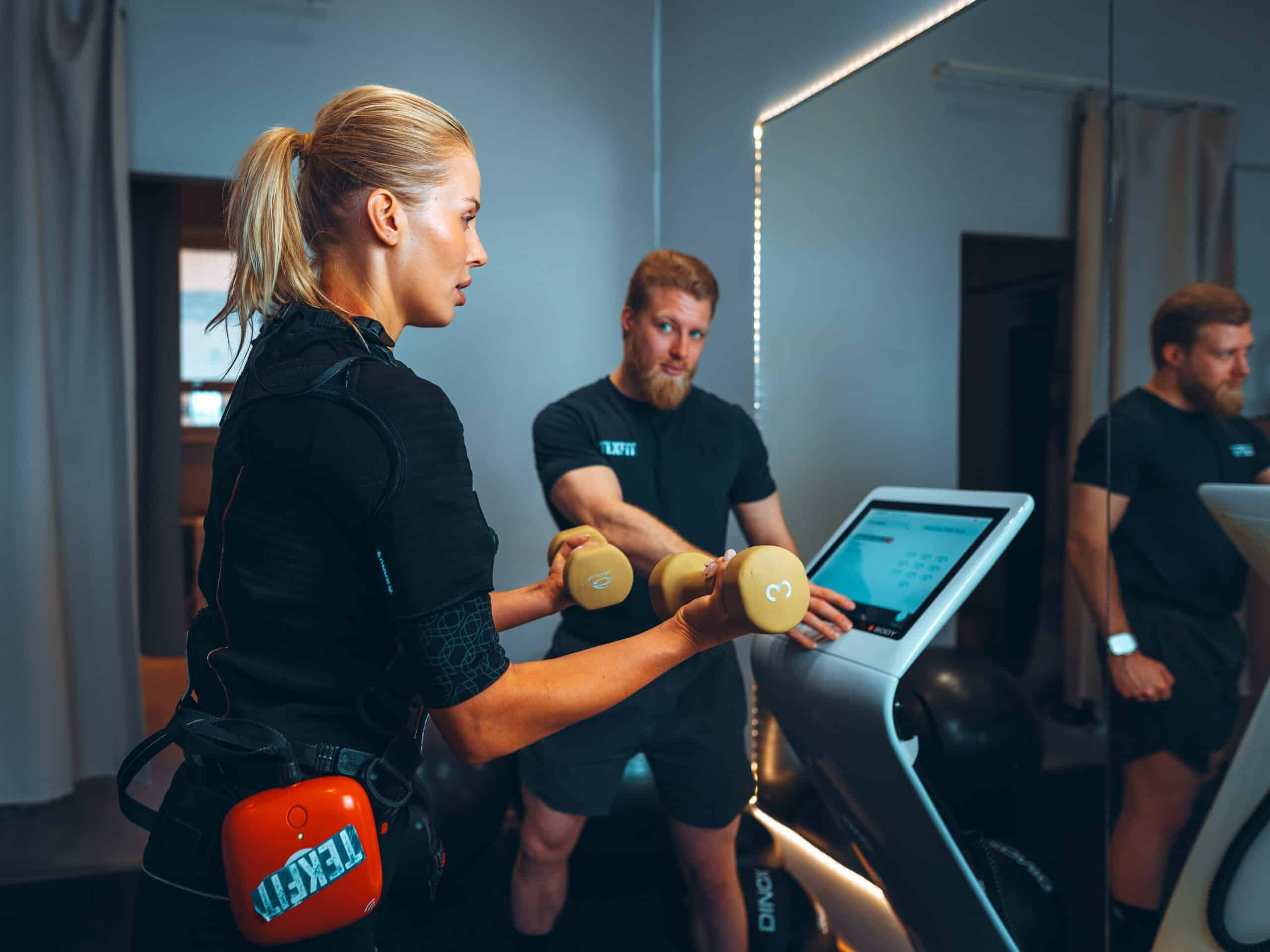 ALX09844 edited scaled